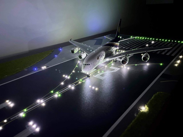 FRA (Frankfurt) Runway part 1:200