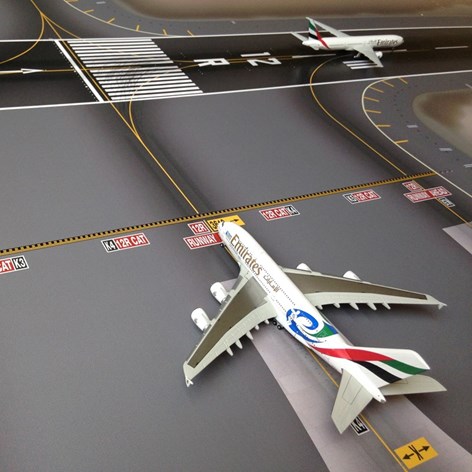 DXB (Dubai) Taxiway and Runway 12R